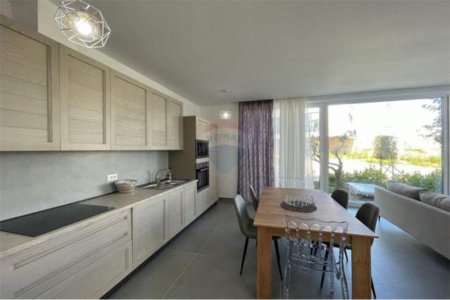 Tirane, jepet me qera apartament duplex 4+1+BLK Kati 1, 160 m² 1.600 Euro (Liqeni i Thatë)