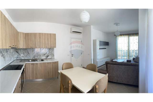Tirane, jepet me qera apartament 2+1+BLK Kati 2, 100 m² 450 Euro (Rruga Dibres)