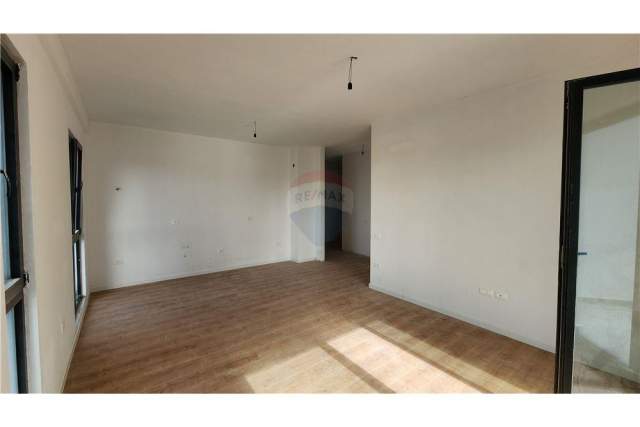 Tirane, jepet me qera apartament 2+1+BLK Kati 9, 108 m² 500 Euro (Rruga Ferit Xhajko)