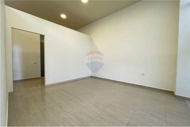 Tirane, jepet me qera ambjent biznesi Kati 0, 43 m² 500 Euro (Bulevardi Gjergj Fishta - Ish Ekspozita)