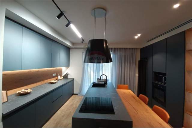 Tirane, jepet me qera apartament 2+1+BLK Kati 1, 126 m² 1.100 Euro (Liqeni i Thate)