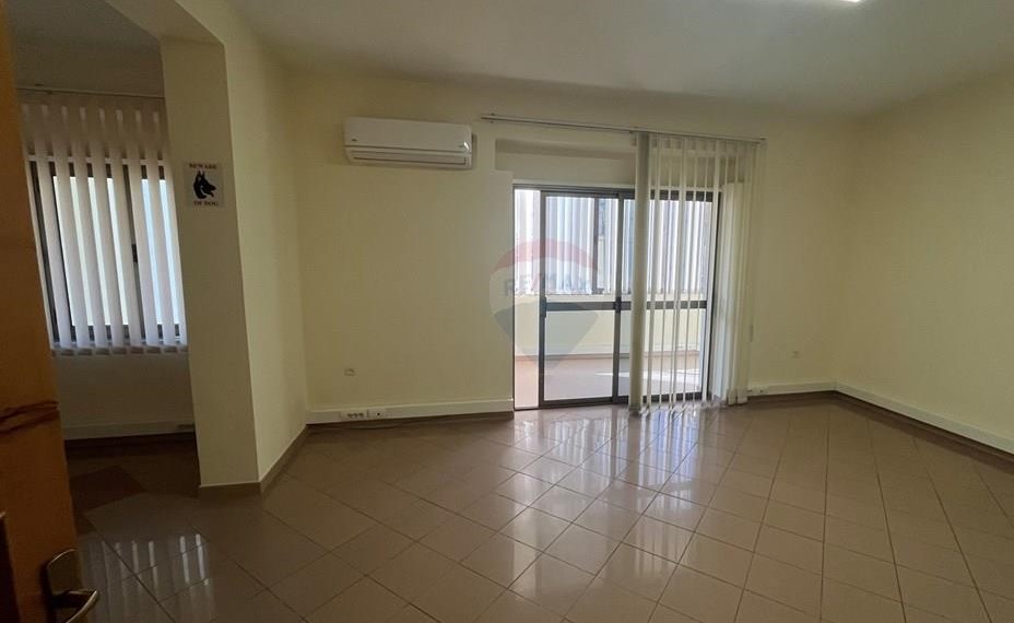 Tirane, jap me qera Kati 2, 135 m² 