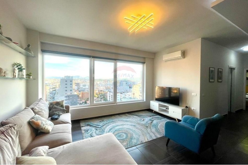 Tirane, jepet me qera apartament+verande | Penthouse 2+1 Kati 11, 90 m² 1.000 € (Pazari i Ri)