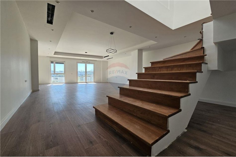 Tirane, shes apartament+verande | Penthouse 4+1+Aneks+Ballkon Kati 3, 226 m² 450.000 € (Rose Garden Residence TEG)