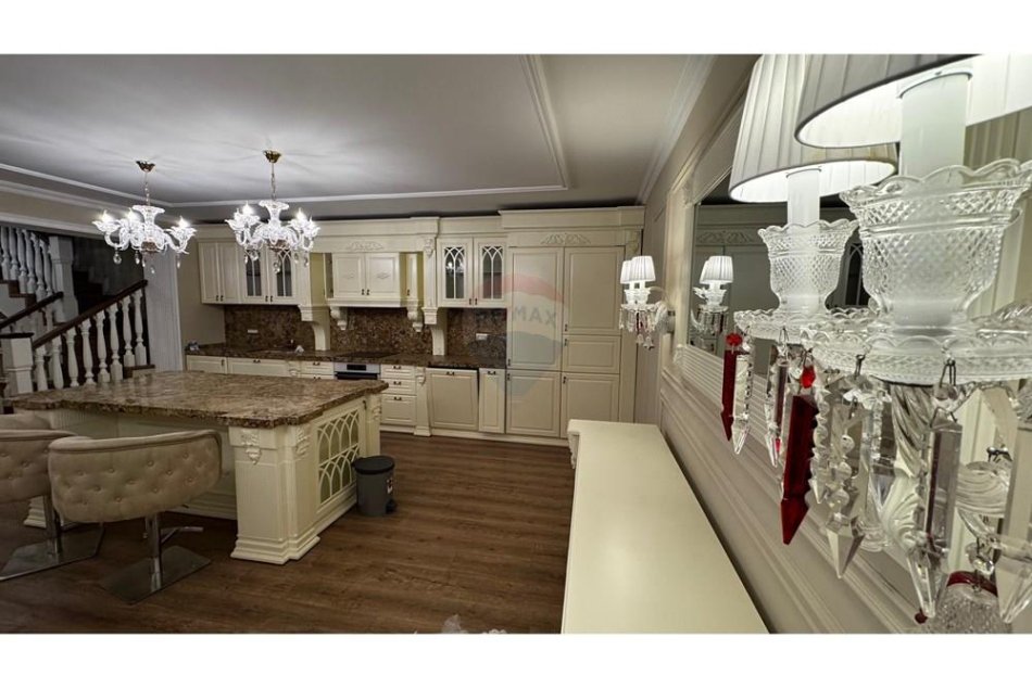 Tirane, jepet me qera apartament duplex Dublex , 1.500 €