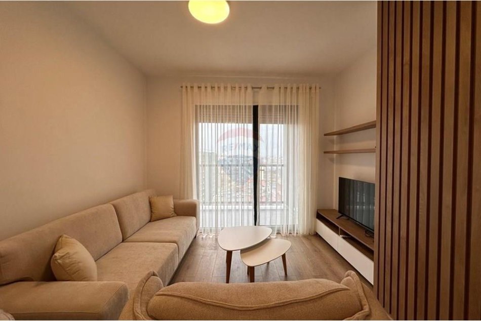Tirane, jepet me qera apartament 1+1 Kati 6, 75 m² 550 € (Bulevardi i Ri, St. Trenit)