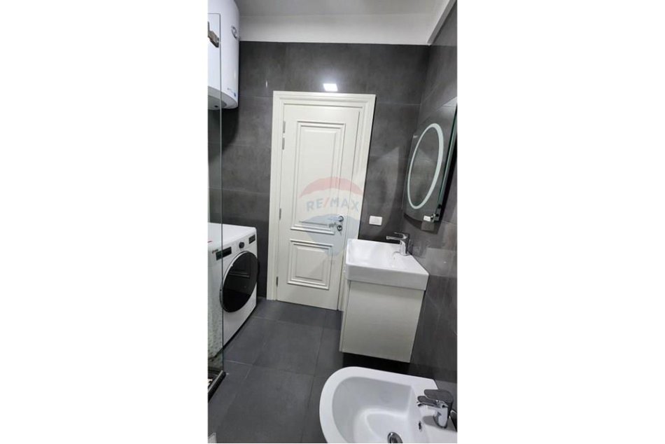 Tirane, jepet me qera apartament 1+1 , 70 m² 550 € (Rruga e Elbasanit)