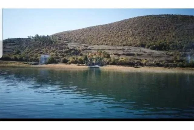 Pogradec, shitet Vile 2+1 Kati 0, 645 m² 420.000 Euro (Lin, Pogradec, Buze Liqenit)