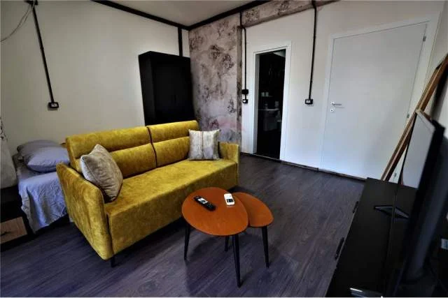 Tirane, shitet garsonier 1+1 Kati 6, 100 m² 140,000 Euro (Rruga "5 Maji")