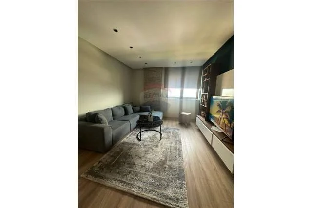 Shqiperi, jepet me qera apartament 2+1 Kati 7, 100 m² 550 Euro