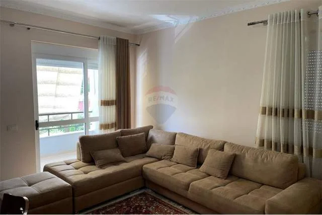 Tirane, shitet apartament 2+1 Kati 2, 100 m² 133.000 Euro (Market Aldi - Komuna e Parisit - Eleonora, Shqipër)