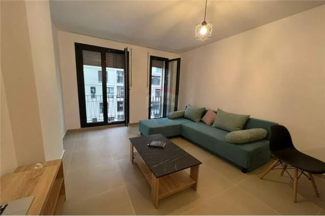 Tirane, jepet me qera apartament 1+1 Kati 9, 78 m² 450 Euro