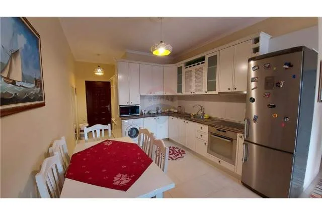 Tirane, jepet me qera apartament 2+1+BLK Kati 5, 90 m² 480 Euro (Rruga Jordan Misja - Don Bosko)