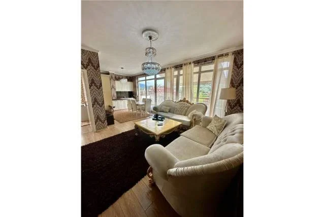 Tirane, jepet me qera apartament duplex 3+1+BLK Kati 1, 180 m² 1.200 Euro