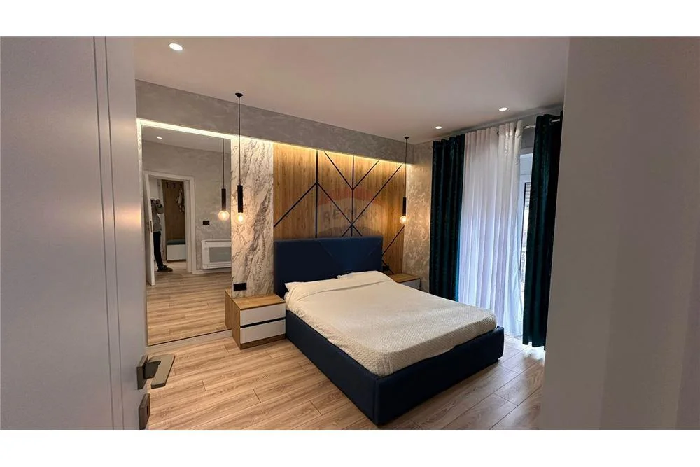 Tirane, jepet me qera apartament 2+1+BLK Kati 2, 94 m² 850 Euro (rruga kavajs)