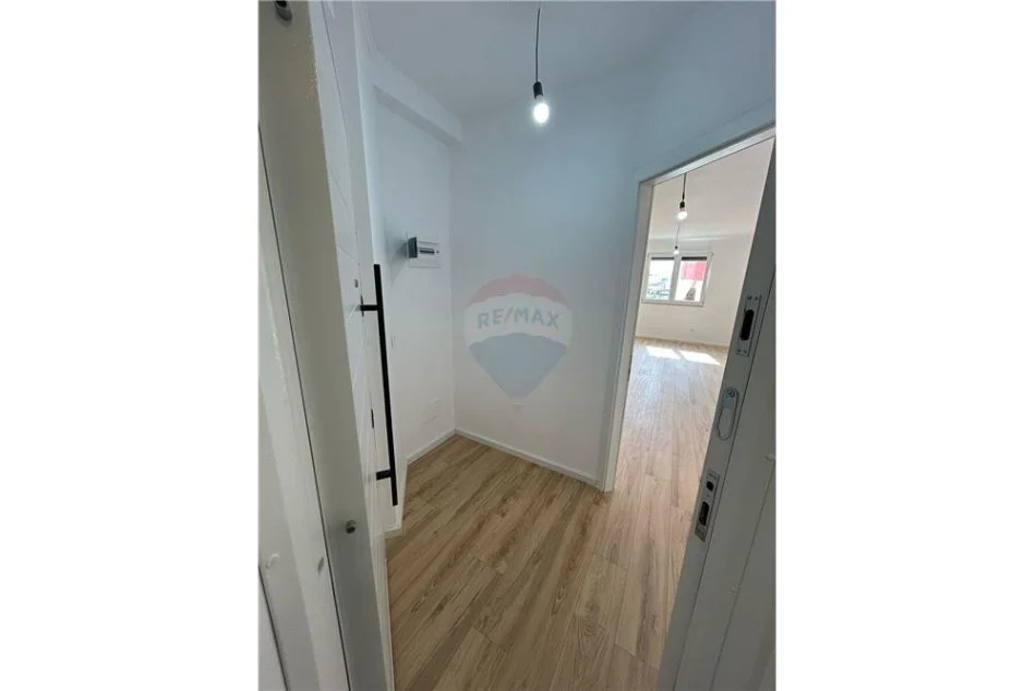 SHITET APARTAMENT 1+1 TEK XHAMIA E TABAKEVE