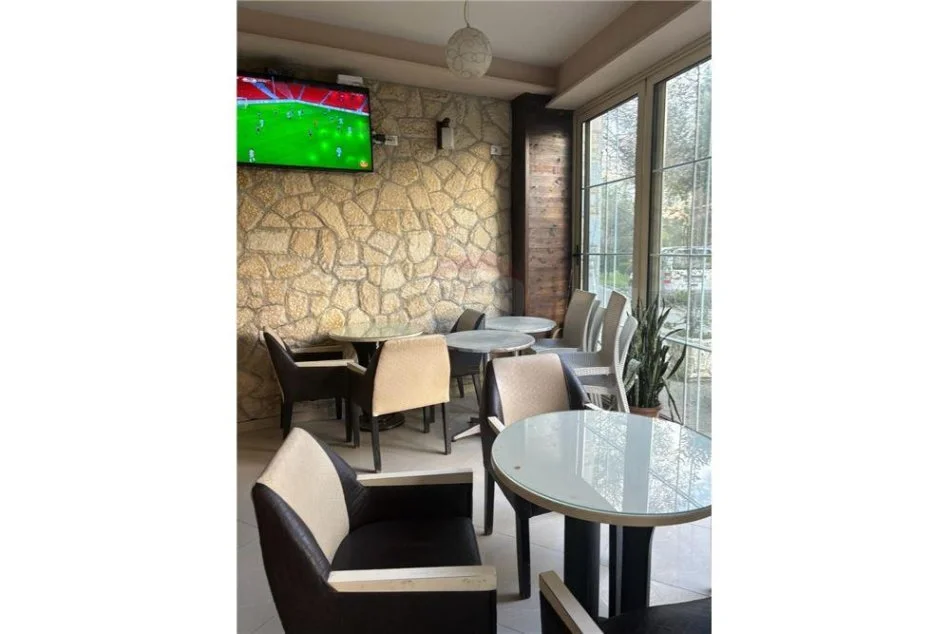 Bar Kafe me Qera, Qytet Studenti