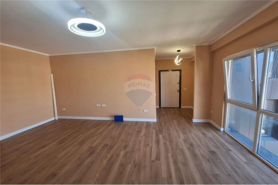 Apartament me qira 2+1+2 tek Rruga 5 Maji