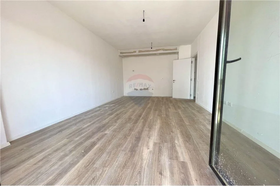 Okazion!!! Apartament ne shitje, 1+1 tek “Arlis Farmacia 10” per 98'000 Euro !