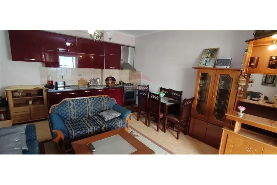 Tirane, shitet apartament 1+1, Kati 2, 72 m2 79,000 € (Fresku)