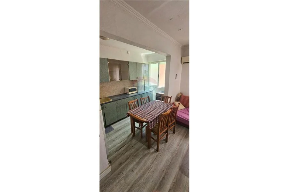 Tirane, jepet me qera apartament 1+1, Kati 2, 60 m² 350 € (Kongresi i Manstirit, Pediatria)