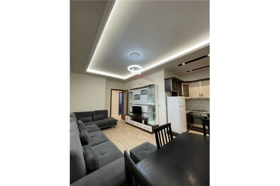 Tirane, jepet me qera apartament 2+1 Kati 2, 90 m² 580 € (Liqeni i Thate)