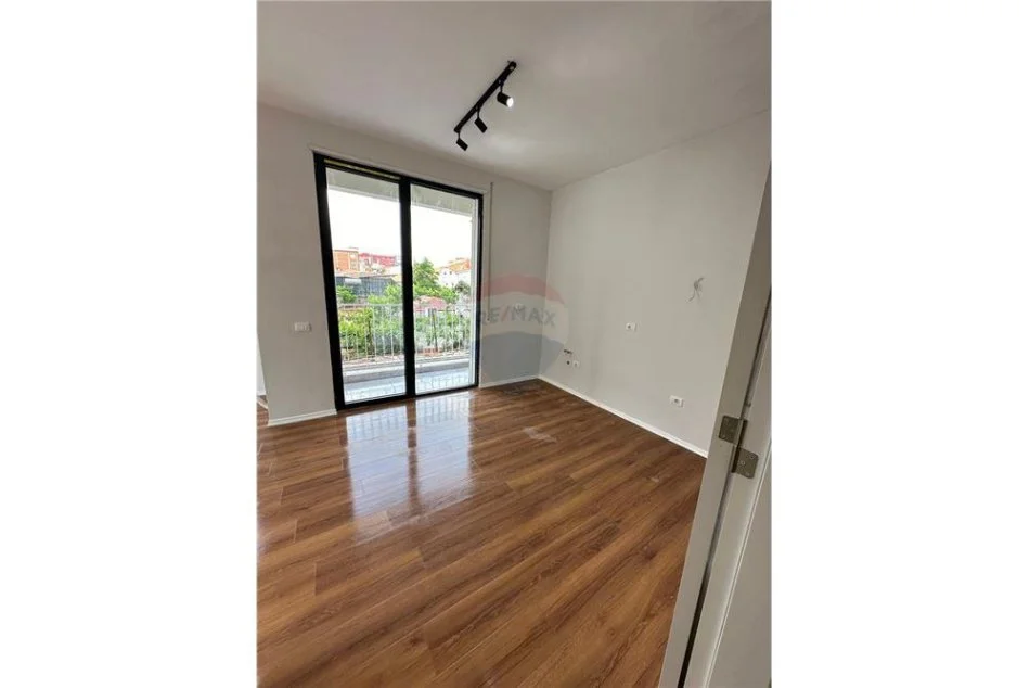 Tirane, shitet apartament 2+1 Kati 1, 105 m² 175,000 € (Xhamlliku - Porcelan - Xhamlliku, Shqipëri)