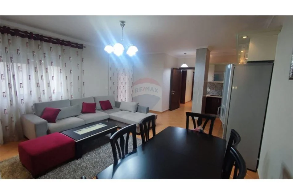 Tirane, shitet 2+1+Aneks+Ballkon Kati 3, 101 m² 140.000 € (Rruga e Qelqit)