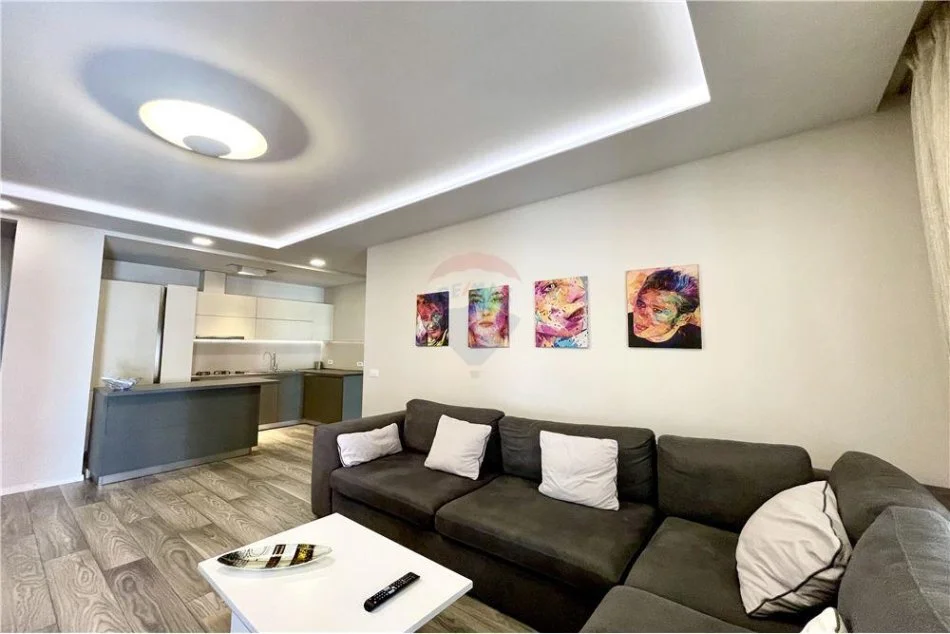 Tirane, jepet me qera apartament 1+1 Kati 6, 75 m² (rruga kavajes)