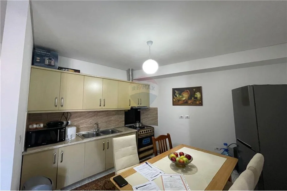 Tirane, shitet 1+1+Ballkon Kati 3, 79 m² 129.000 € (Konferenca e Pezes)