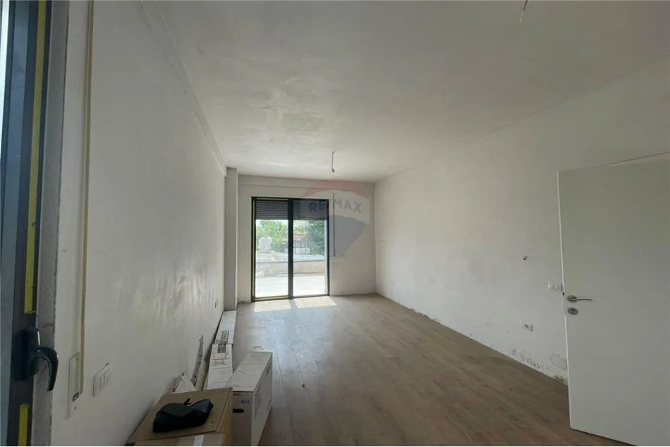 Tirane, shitet apartament 1+1+Ballkon Kati 3, 91 m² 127.000 € (Rruga Sadik Petrela - Rruga Sadik Petrela - Porcelan - Xhamlliku, Albania)
