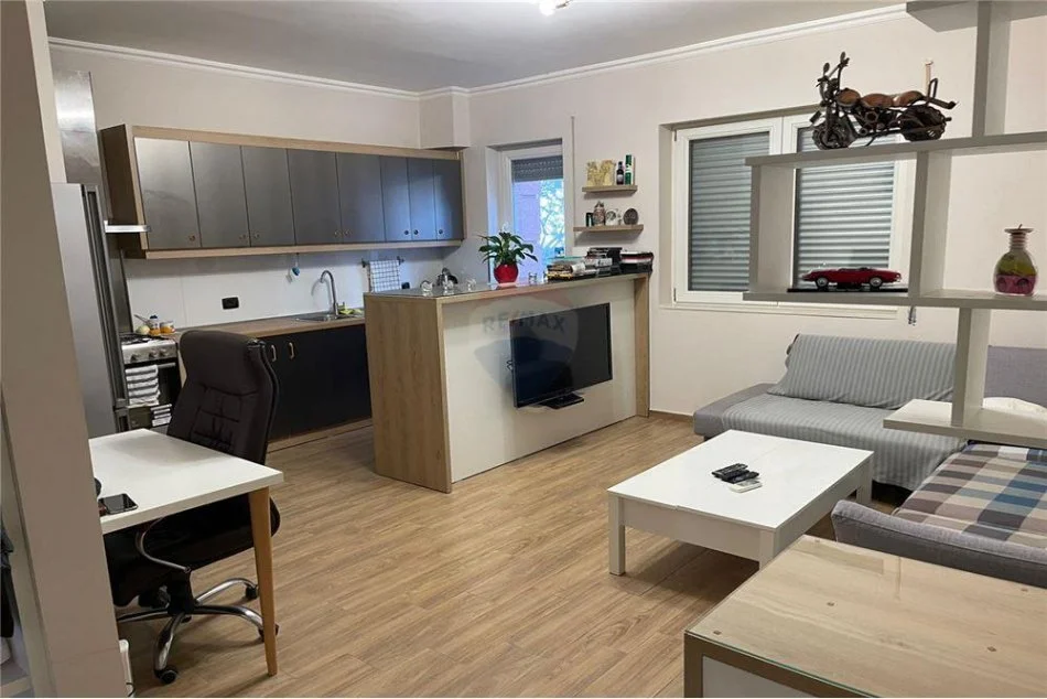 Tirane, shitet apartament 2+1 Kati 1, 117 m² 165.000 € (Kopeshti Botanik - Kopshti Botanik, Albania)