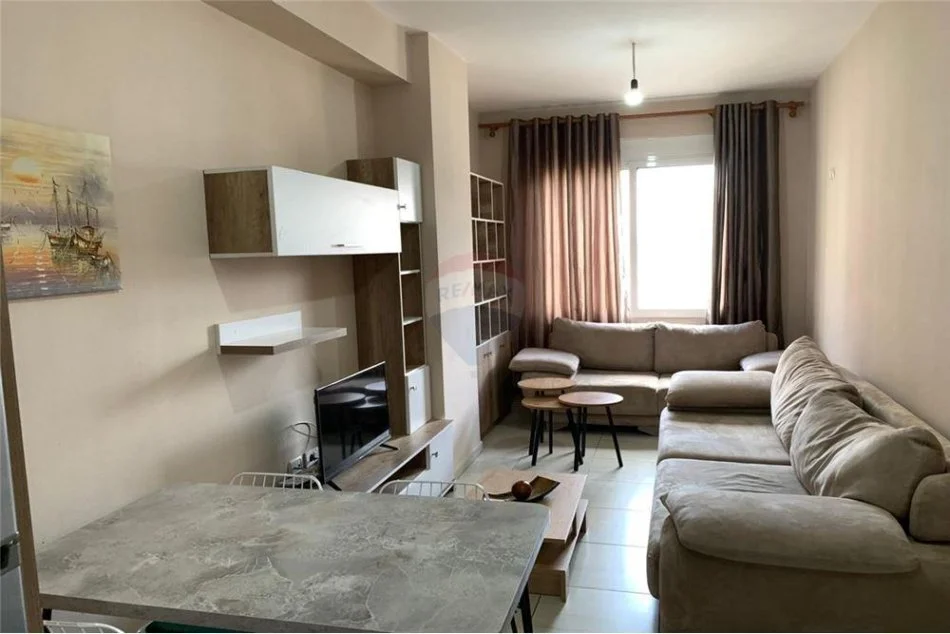 Tirane, jepet me qera apartament 1+1 Kati 7, 50 m² 430 € (Rruga Sokrat Miho)