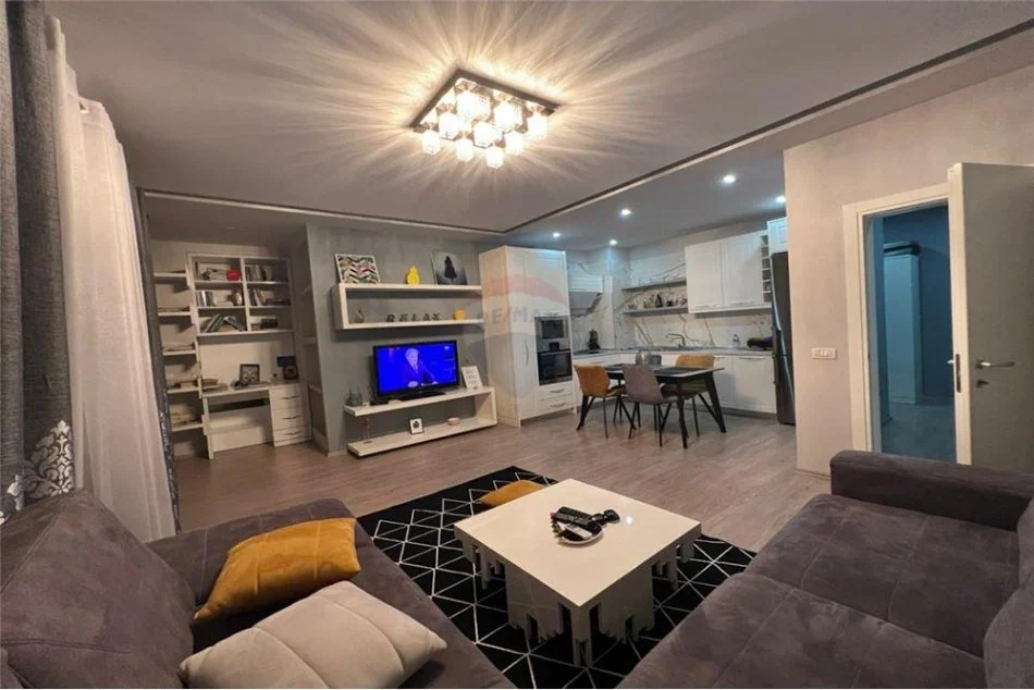 Tirane, shitet apartament 2+1 Kati 5, 110 m² 150.000 € (Bulevardi Bajram Curri)