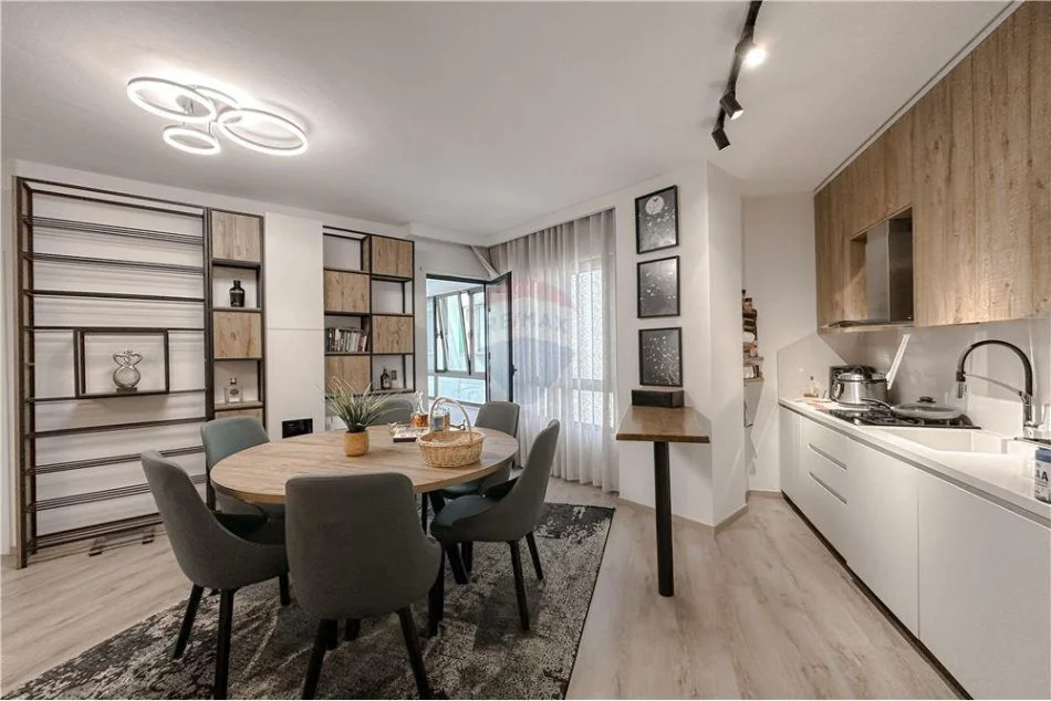 Tirane, shitet apartament 2+1 Kati 3, 86 m² 185.000 € (Farmacia 10 - Rruga e Dibrës)