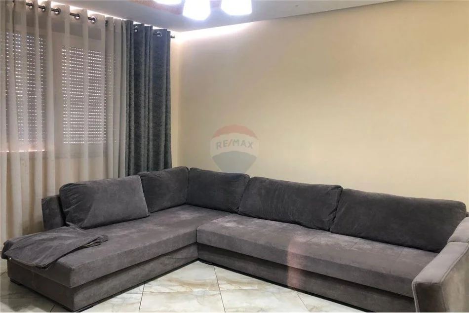 Tirane, jepet me qera apartament 2+1 , 120 m² 450 € (Rruga Teodor Keko)