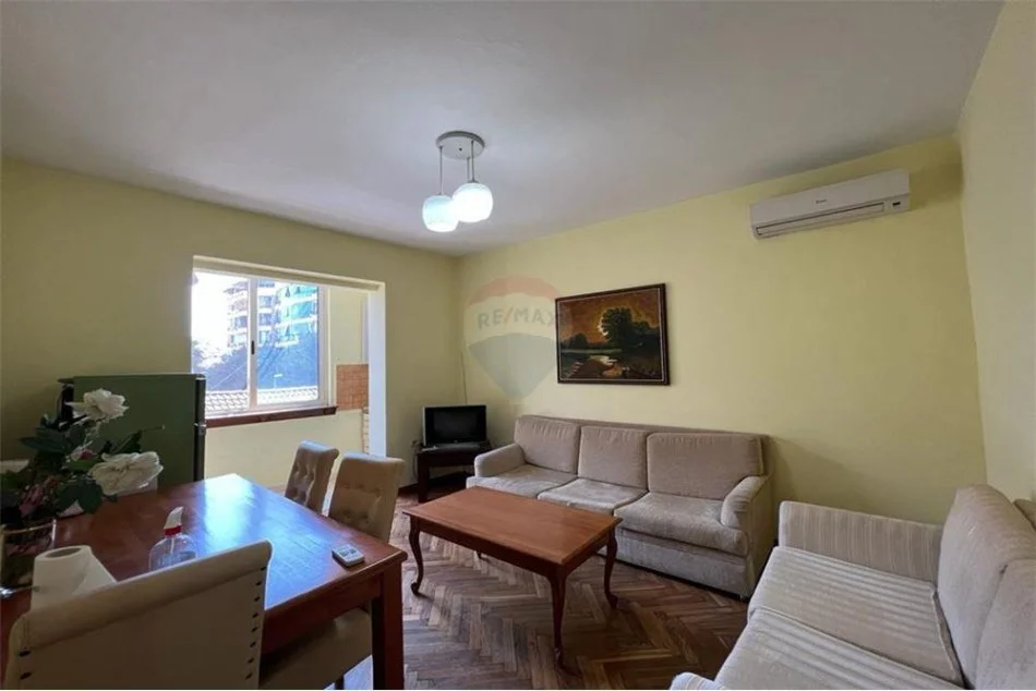 Tirane, jepet me qera apartament 2+1 Kati 3, 75 m² 400 € (21 dhjetori)