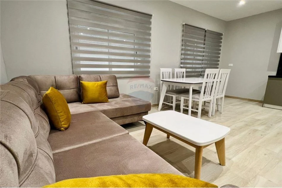 Tirane, jepet me qera apartament 2+1 Kati 2, 100 m² 650 € (Shkolla 26 Nentori, Selite)