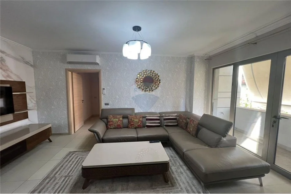 Tirane, jepet me qera apartament 2+1 Kati 2, 100 m² 600 € (Rruga e Dibres, Shkolla e Bashkuar)