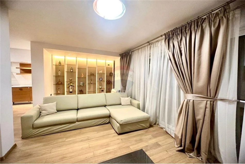 Tirane, jepet me qera apartament 1+1 Kati 10, 85 m² 700 € (Marko Bocari)