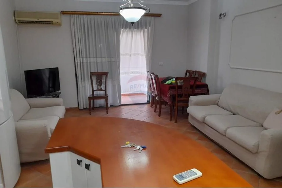Tirane, jepet me qera apartament 2+1 Kati 8, 99 m² 550 € (Rruga e Dibrës - Selvia)