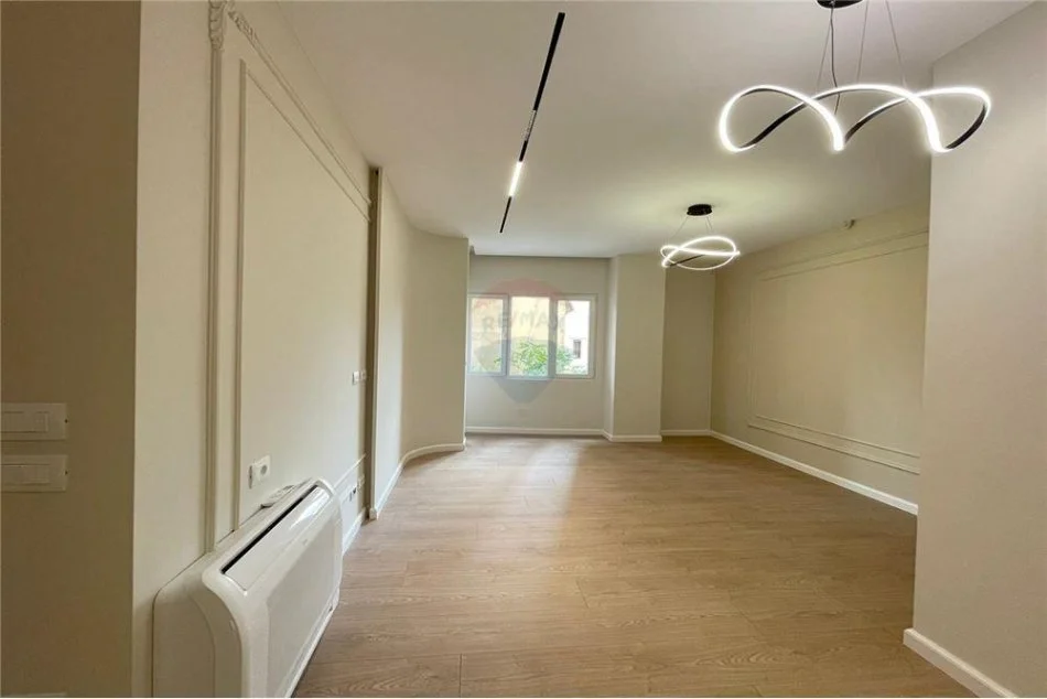 Tirane, shitet apartament 2+1 Kati 3, 103 m² 255.000 € (9 - kateshet - Qendër)