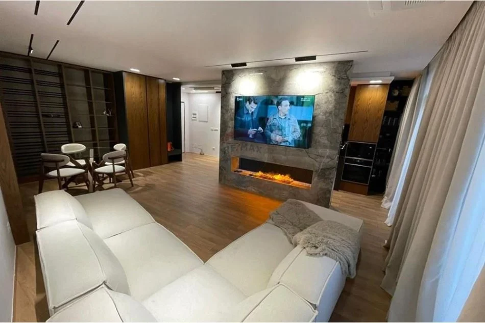 Tirane, jepet me qera 2+1+Ballkon Kati 6, 127 m² 1.800 € (Rruga e Kosovareve)