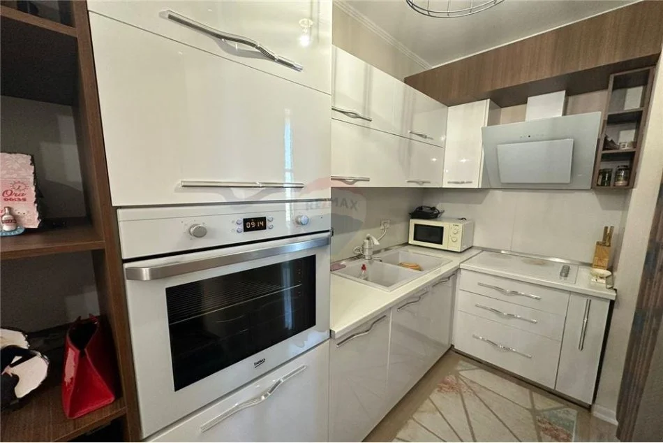Tirane, shitet apartament 1+1 Kati 3, 61 m² 83.000 € (Besim Alla - Yzberisht)