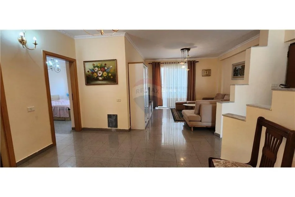Tirane, jepet me qera apartament 2+1+Aneks+Ballkon Kati 4, 84 m² 700 € (Garda - Rruga Lidhja e Prizrenit - Bllok)