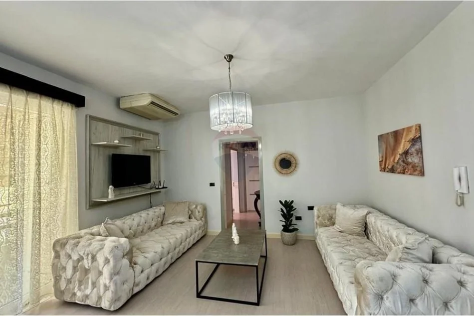 Tirane, jepet me qera 2+1+Ballkon Kati 2, 95 m² 700 € (Eduart Mano)