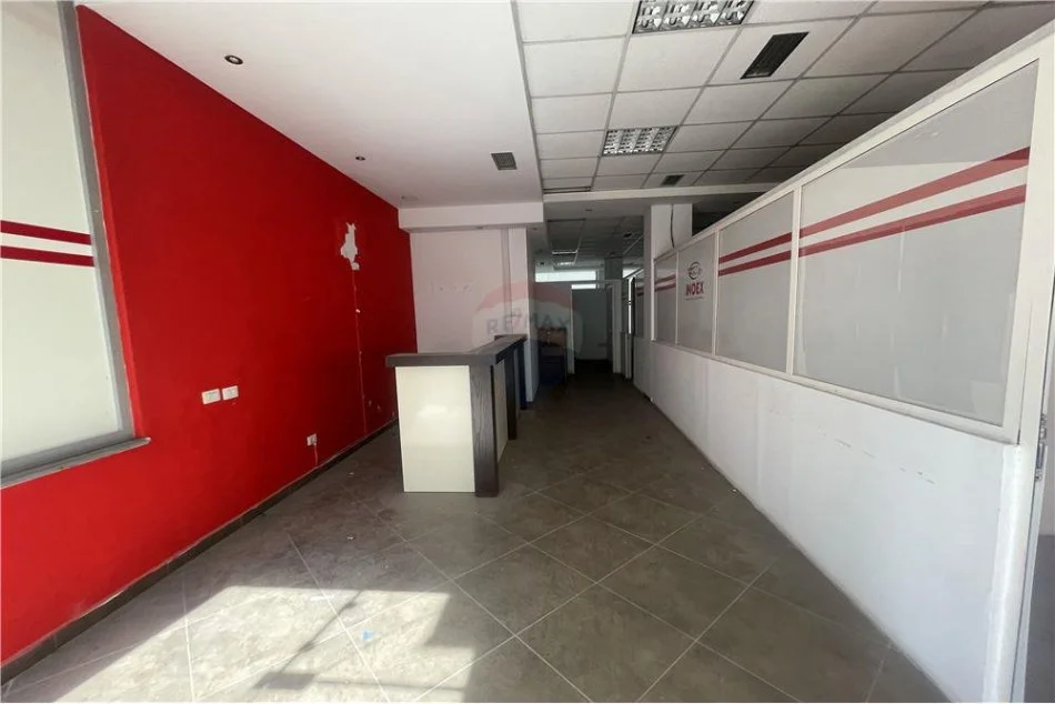 Tirane, shitet ambjent biznesi Kati 0, 107 m² 270.000 € (Rruga Ndre Mjeda)