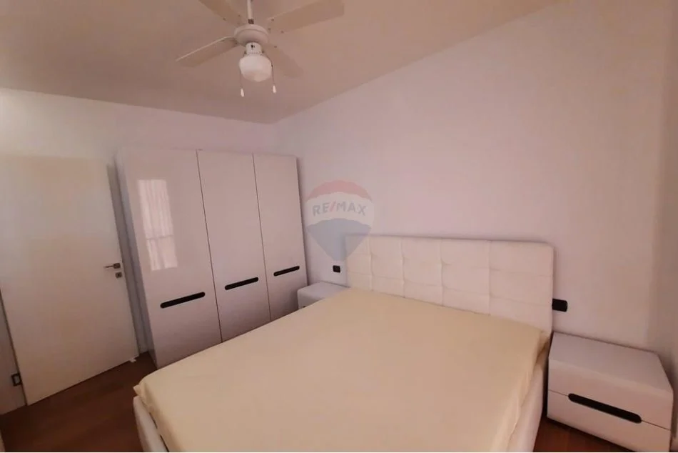 Tirane, jepet me qera apartament 1+1 Kati 6, 70 m² 750 € (Rruga Kajo Karafili)