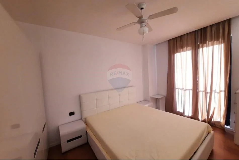 Tirane, jepet me qera apartament 1+1 , 66 m² 750 € (Apartament 1+1 Qira Rr. Kajo Karafili, Qender.)