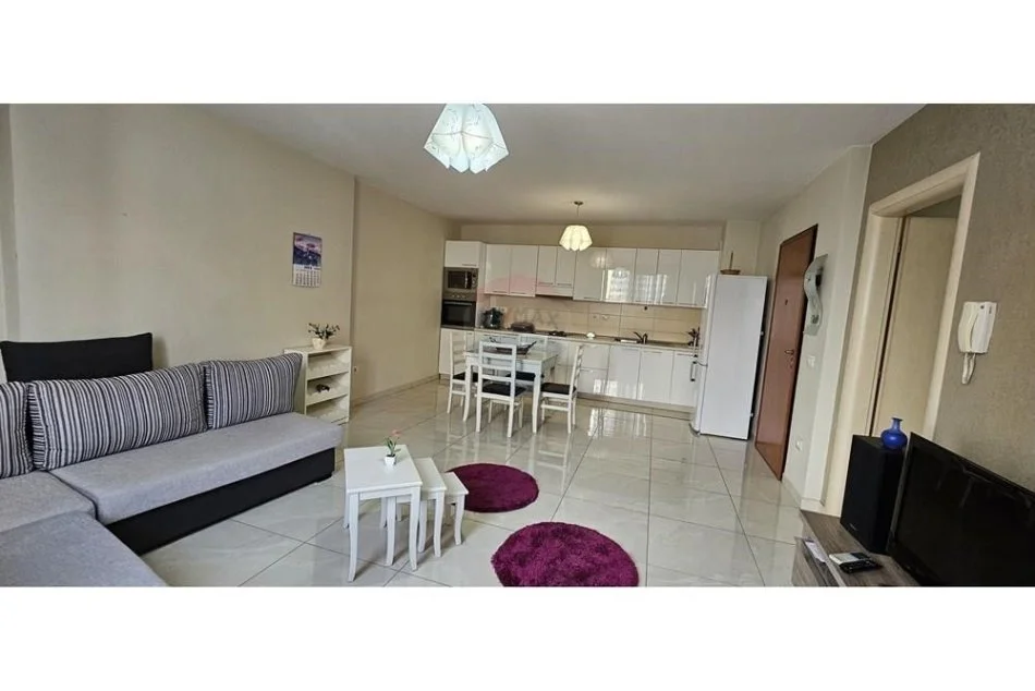 Tirane, jepet me qera apartament 1+1 Kati 3, 78 m² 550 € (Jepet apartament me qira te rruga Mine Peza)